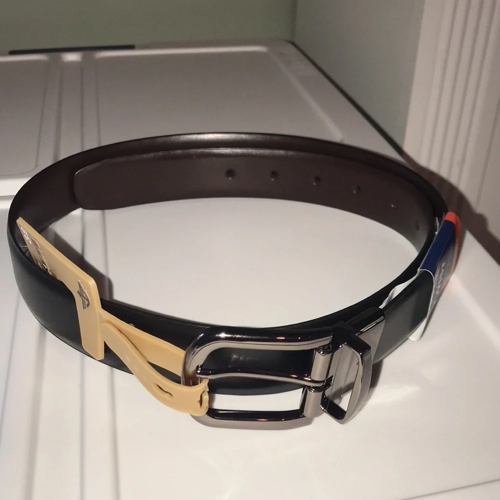 NWT Dockers Belt